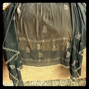 Chiffon Ornate Scarf in black and silver